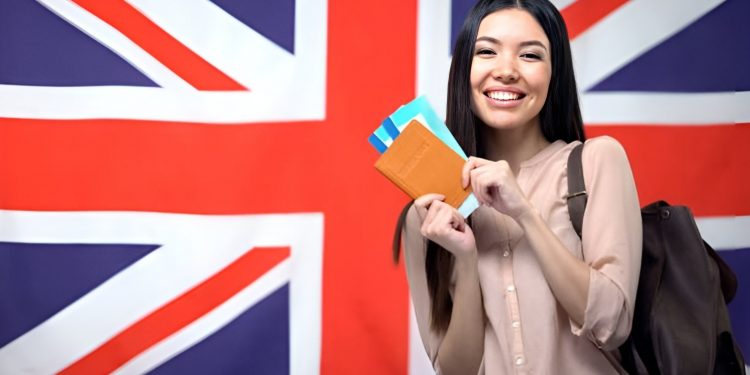 Rise in student visa applications for UK