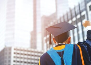 Hacking Your College Experience: Beyond Classrooms