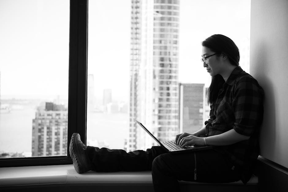 Turning Passion into Profession: When to Make Your Side Hustle a Career