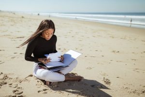 UAE’s Gen Z Embrace ‘Mini Retirements’: A New Work-Life Balance Trend