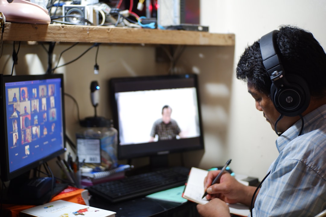 Bridging the Gap: How Technology Can Combat Remote Worker Bias