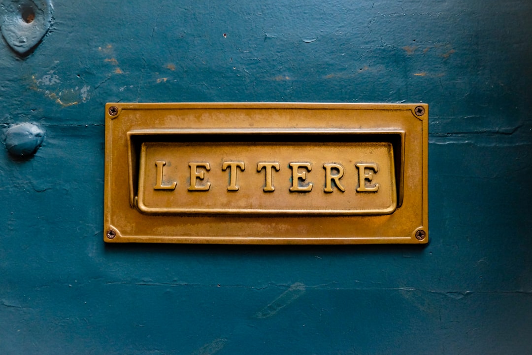 Mastering the Art of Requesting Recommendation Letters