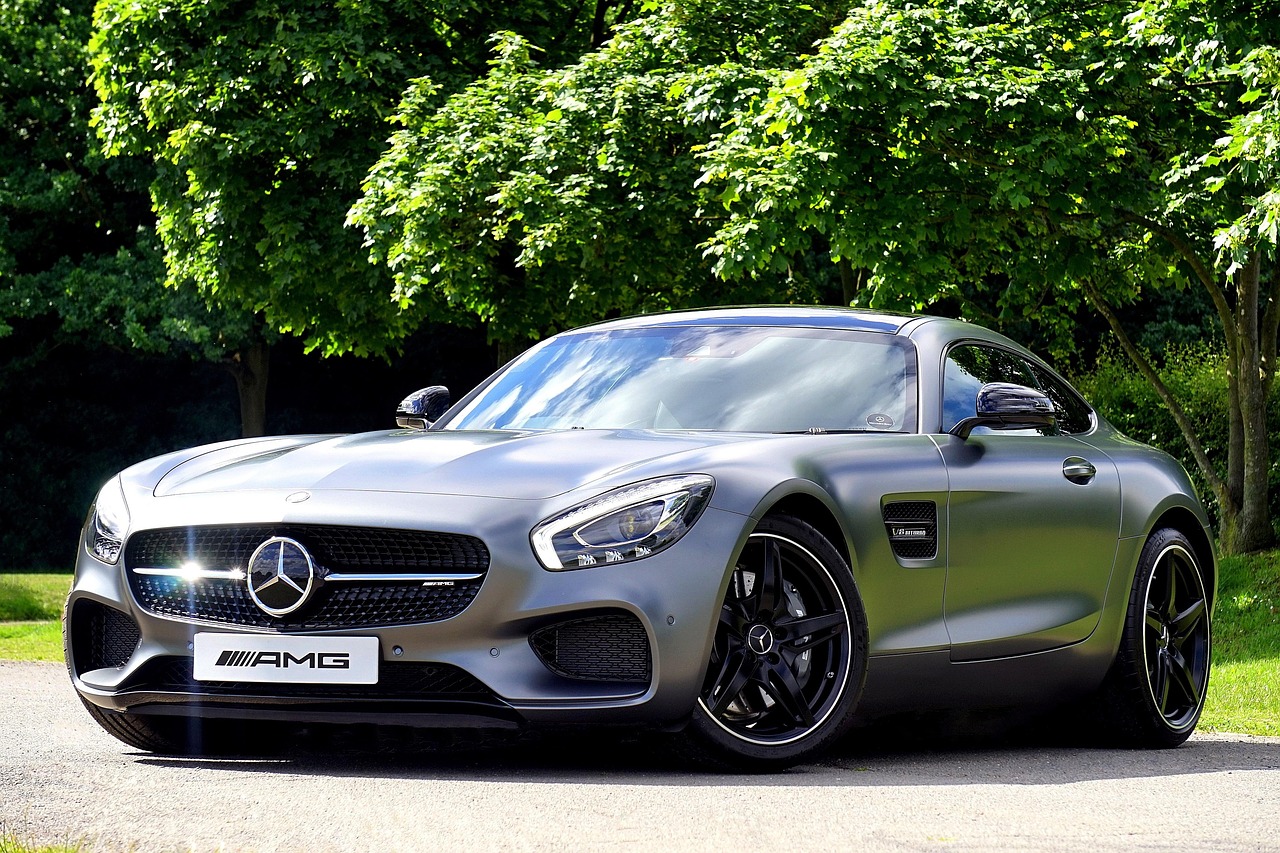 Luxury Market Defies Economic Slowdown, Redefines Consumer Experience in 2025