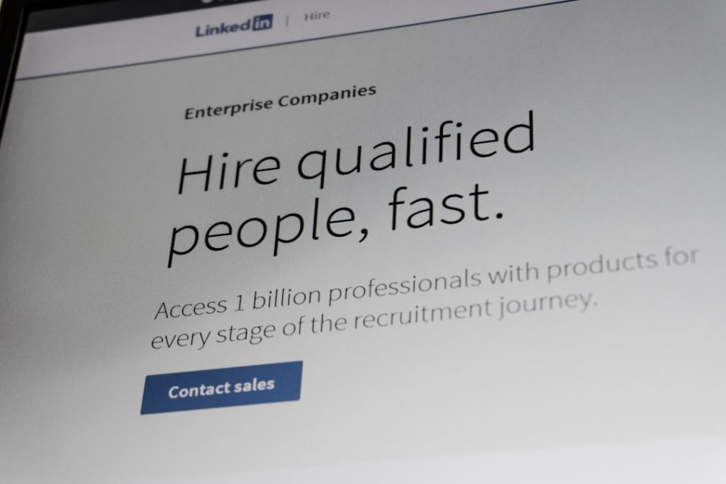 LinkedIn’s 2025 Algorithm Overhaul: What Professionals Must Know Now