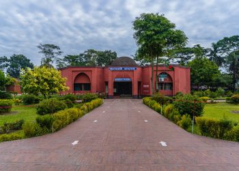 How A Mini Slap From Dilip Kumar Pushed Shah Rukh Khan’s Career Ahead ‘By 10 Years’