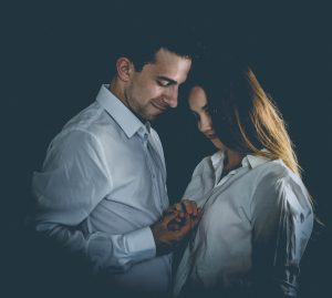 Navigating the Emotional Terrain of Virtual Connections