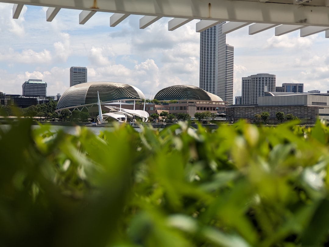 Urban Agriculture: Innovations Reshaping City Landscapes