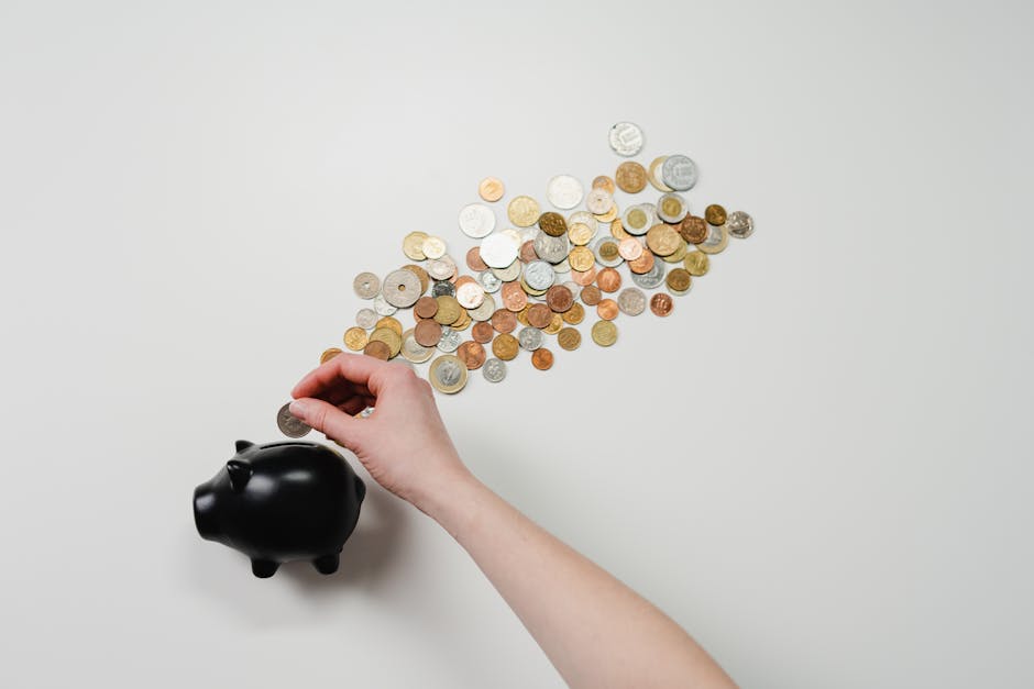 FDs vs Small Savings Schemes: Making the Right Choice
