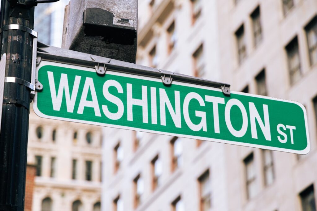 The Fallout from Jeff Bezos’s Washington Post Decisions