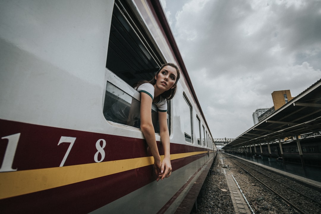 Government on track to lower minimum age for train drivers to 18 in Great Britain