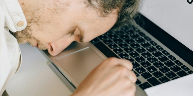 Digital Fatigue, Real‑World Fallout: How Social‑Media Burnout Reshapes Career Capital