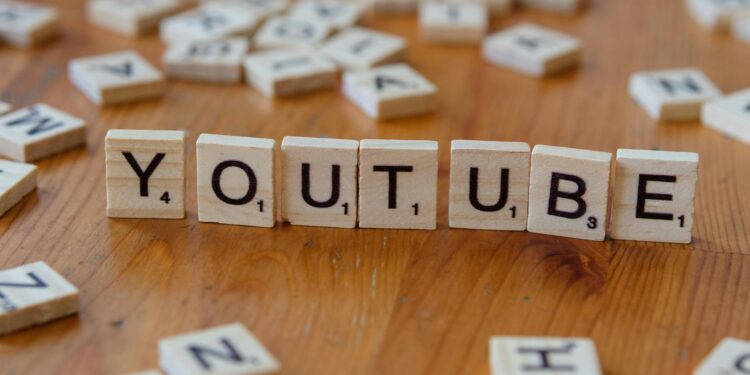 Fragmented Feeds, Concentrated Power: How Algorithmic Realignment Is Redefining Influencer Careers