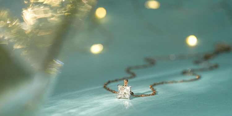 Sustainable Sparkle: How Eco‑Driven Capital is Reconfiguring Luxury Jewelry