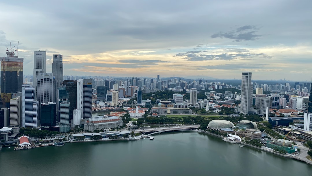 Singapore's Investment Boom Fails to Create Jobs