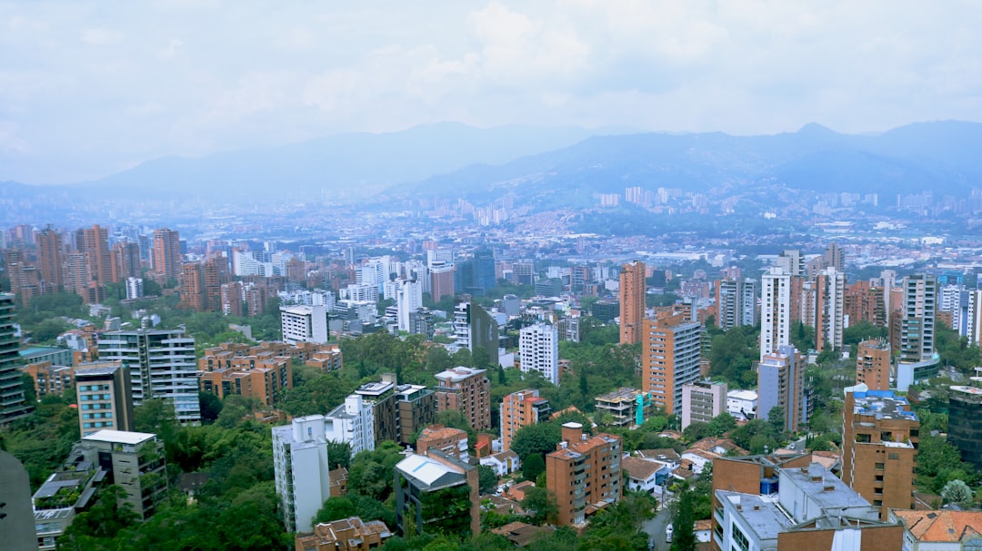 Colombia's Minimum Wage Hike Fuels Inflation Concerns