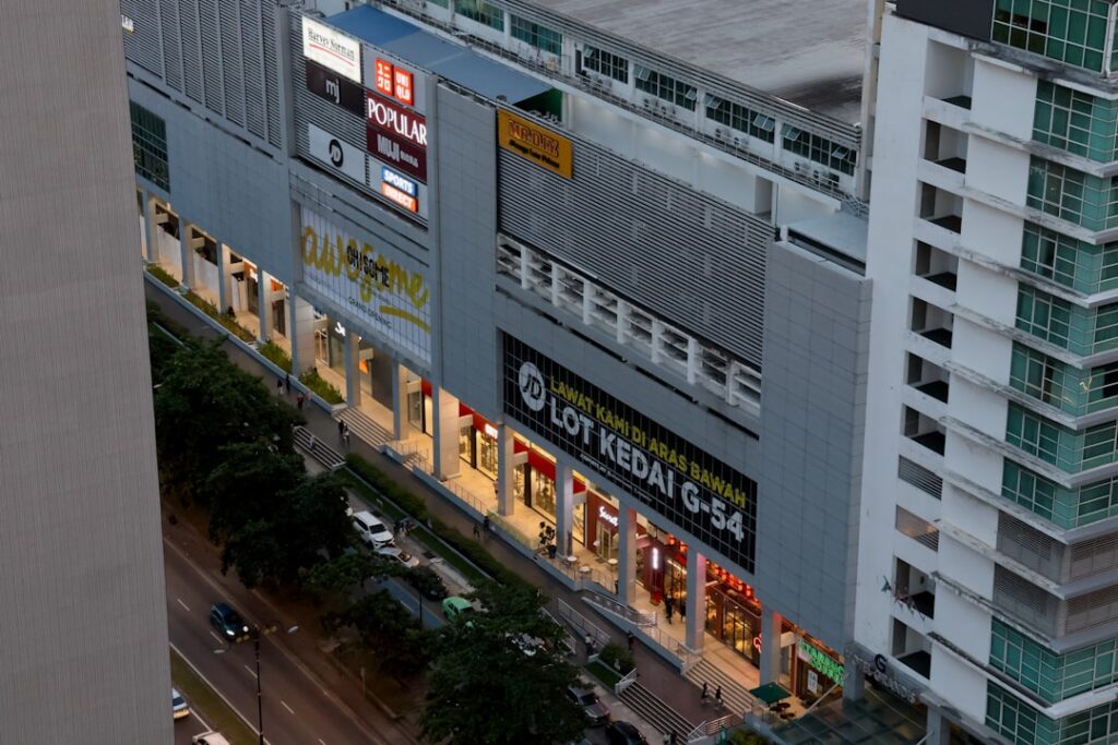 How Successful Retailers Prosper in Tough Times