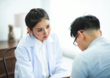 AI‑Driven Mental‑Health Diagnosis: Structural Shifts in Regulation, Trust, and Career Capital