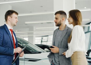 AI-Powered Sales Assistants Reach 80% Adoption, Yet Human Conversions Slip 30%