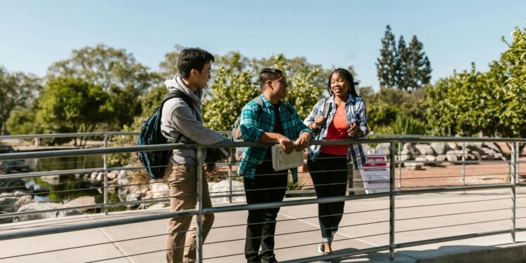AI‑Powered Scholarship Admissions: Structural Risks for Underrepresented Students