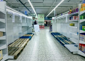 Amazon and Walmart’s “Hybrid Stores” Aim to Rewrite the Brick-and-Mortar Playbook