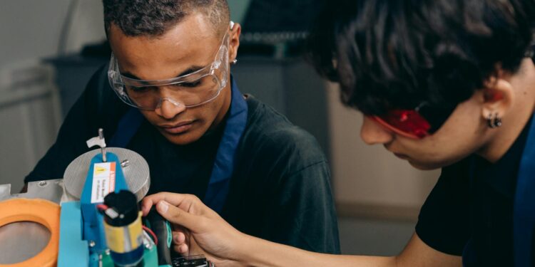 Apprenticeship Revival Reshapes Mid‑Career Trajectories Across the Global Labor System