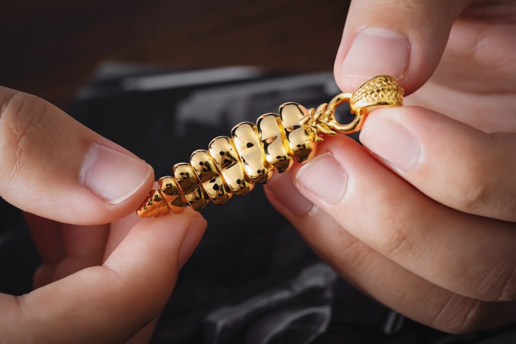 Artisanal Renaissance Reshapes Luxury Jewelry’s Economic Trajectory