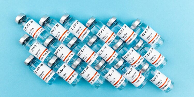 Biosimilars Surge Reshapes Global Pharma Landscape