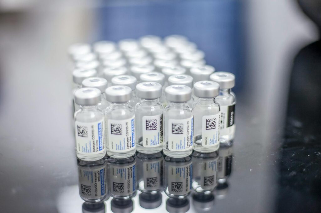 Biosimilars Surge Reshapes Global Pharma Landscape