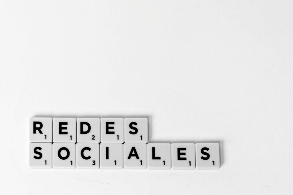 Boundaryless Friendships Redefine Career Capital in the Platform Economy
