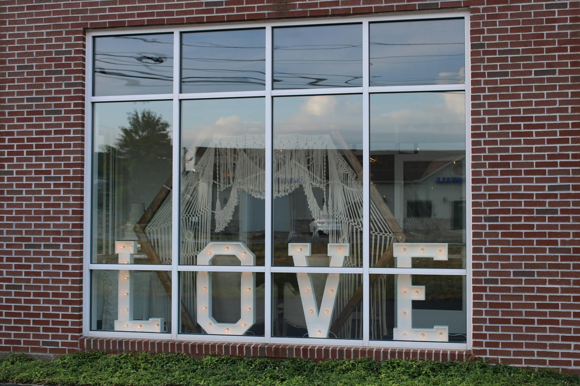 Brick‑and‑Mortar’s Structural Resurgence: How Physical Stores Are Re‑Engineering Retail Power