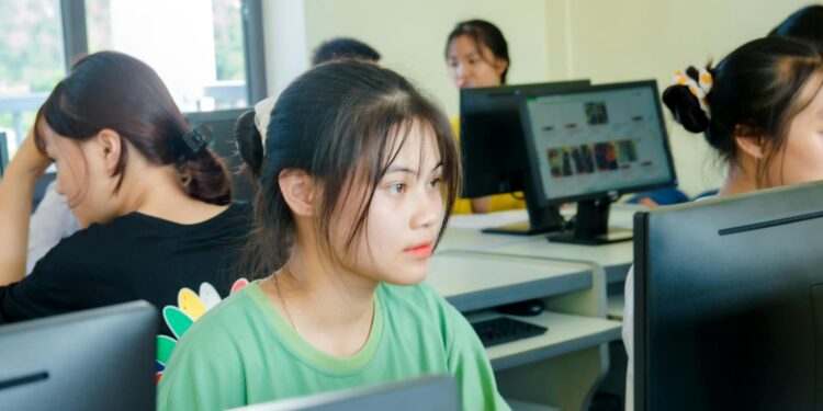 Competency‑Based Education Reshapes the Gateways of Higher Learning