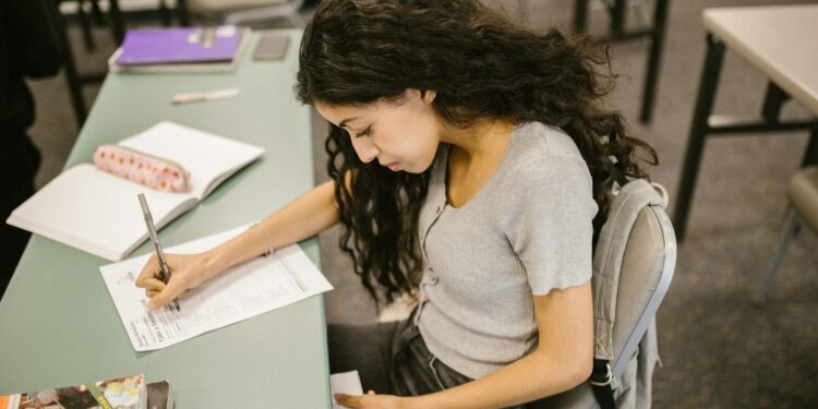 Competency‑Based Platforms Reshape the Certification Economy