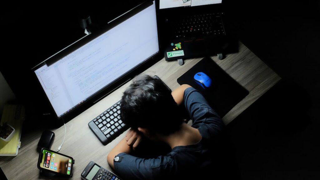Cyber‑Security Burnout: How Threat Complexity Undermines Career Capital and Institutional Resilience