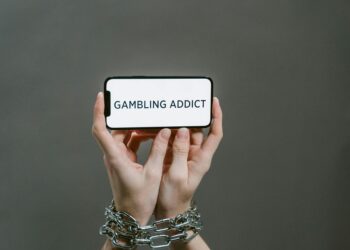 Digital Detox in the Workplace: A Structural Assessment of Mental‑Health Returns and Career Capital