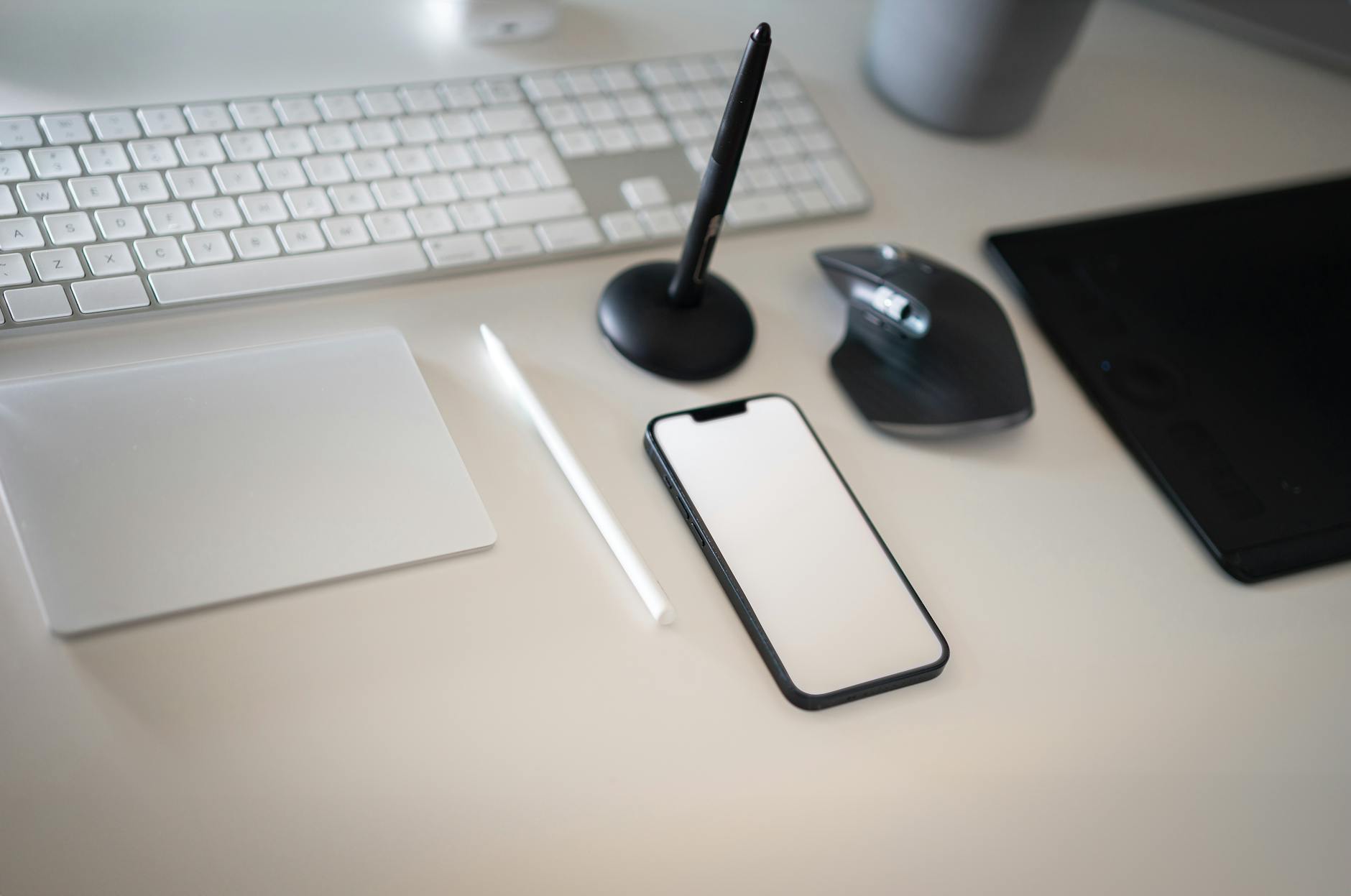 Digital Minimalism: The Antidote to Burnout-Driven Chaos