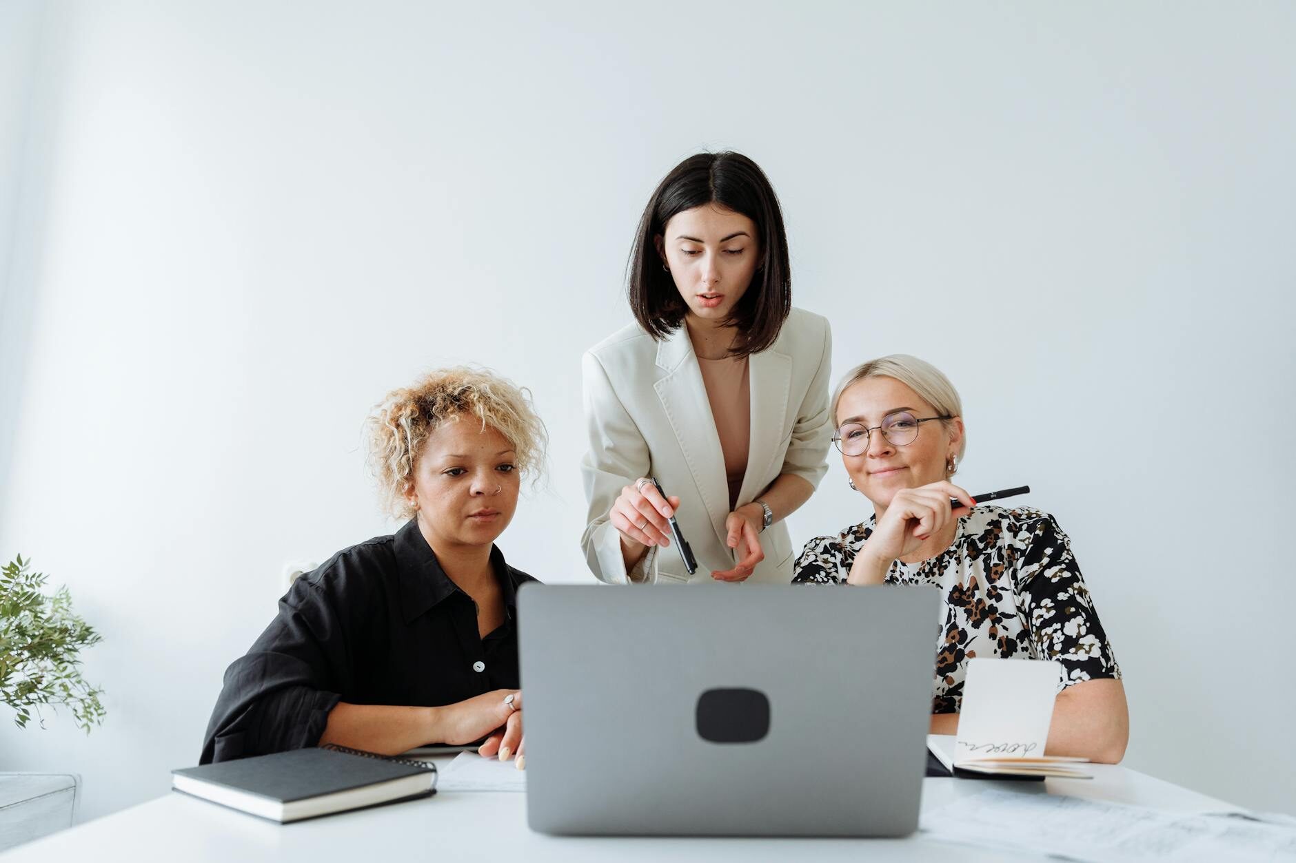 Digital Nomad Sales Teams Redefine Global Revenue Engines