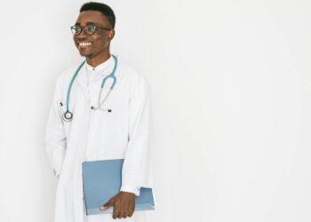 Digital Persona as Institutional Currency: How Media Professionals Turn Reputation into Career Capital