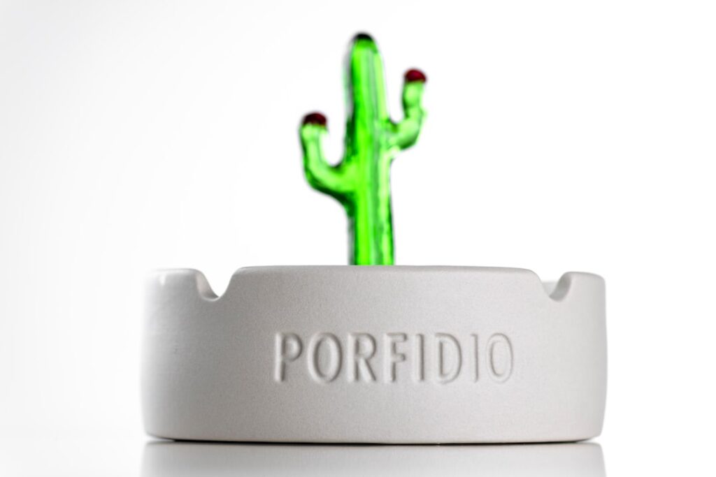 Digital Portfolios vs. Paper Files: How E‑Portfolios Reshape Career Capital