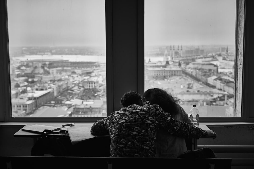 Employer‑Mandated Mental‑Health Resources Reshape Parental Career Capital in a Post‑Pandemic Economy