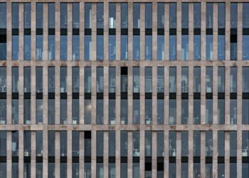 Energy‑Efficiency Retrofits Redefine Office‑Building Valuations