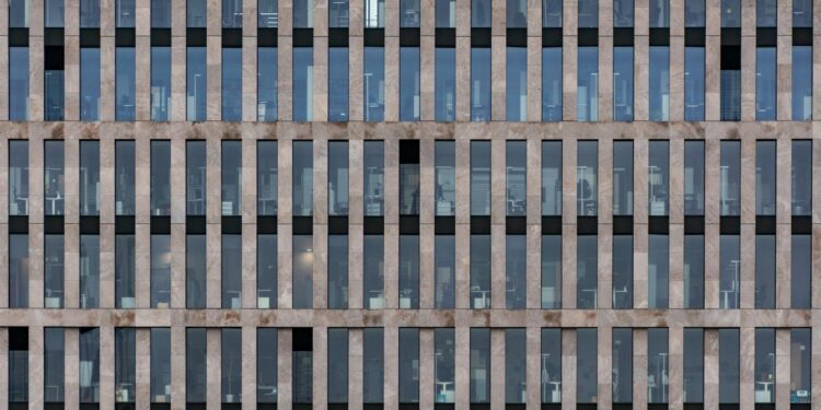 Energy‑Efficiency Retrofits Redefine Office‑Building Valuations