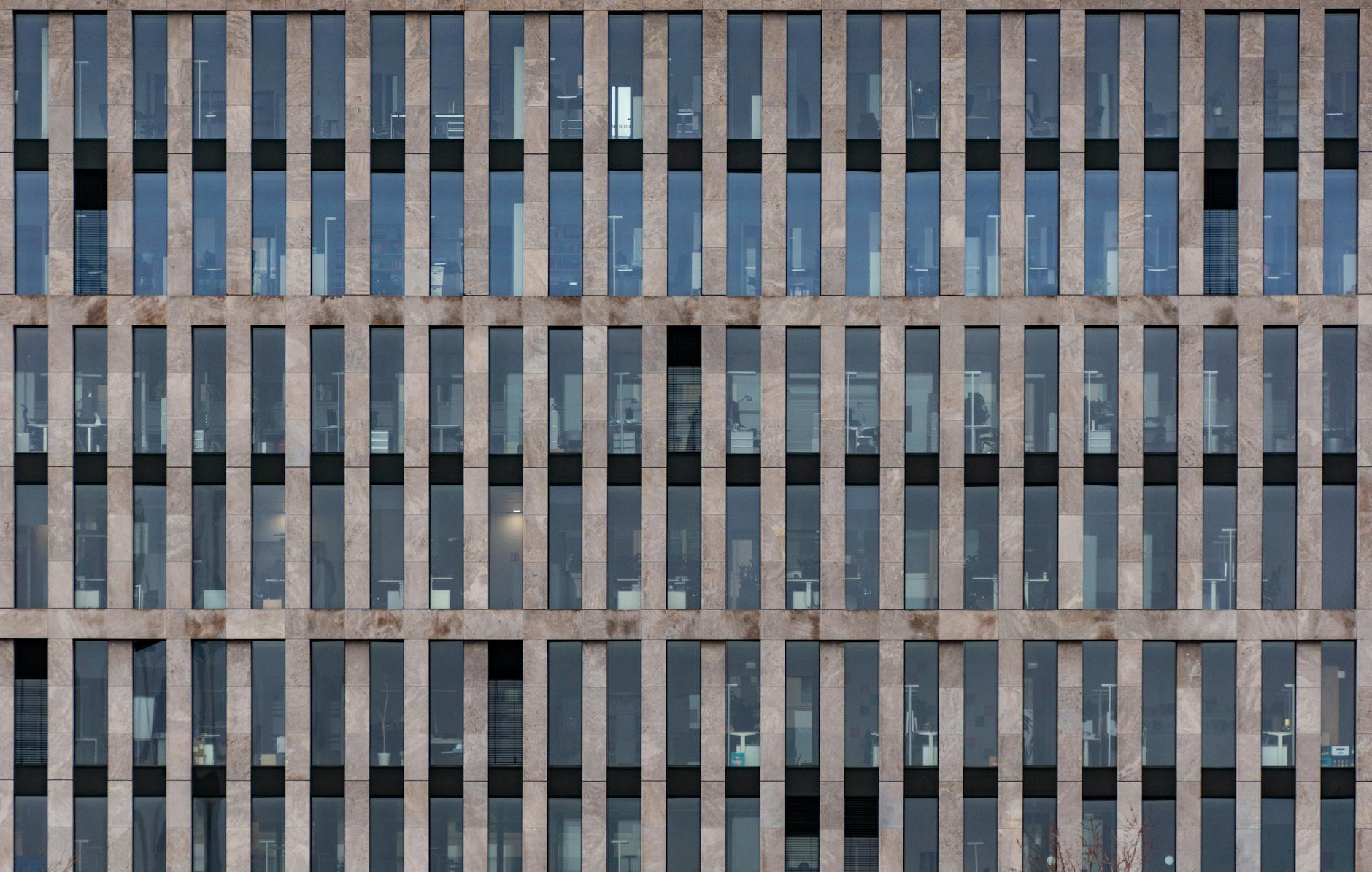 Energy‑Efficiency Retrofits Redefine Office‑Building Valuations