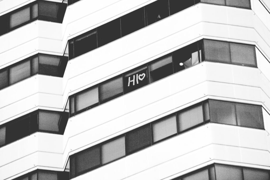 Flat‑First: How Horizontal Designs Redefine Career Capital and Institutional Power