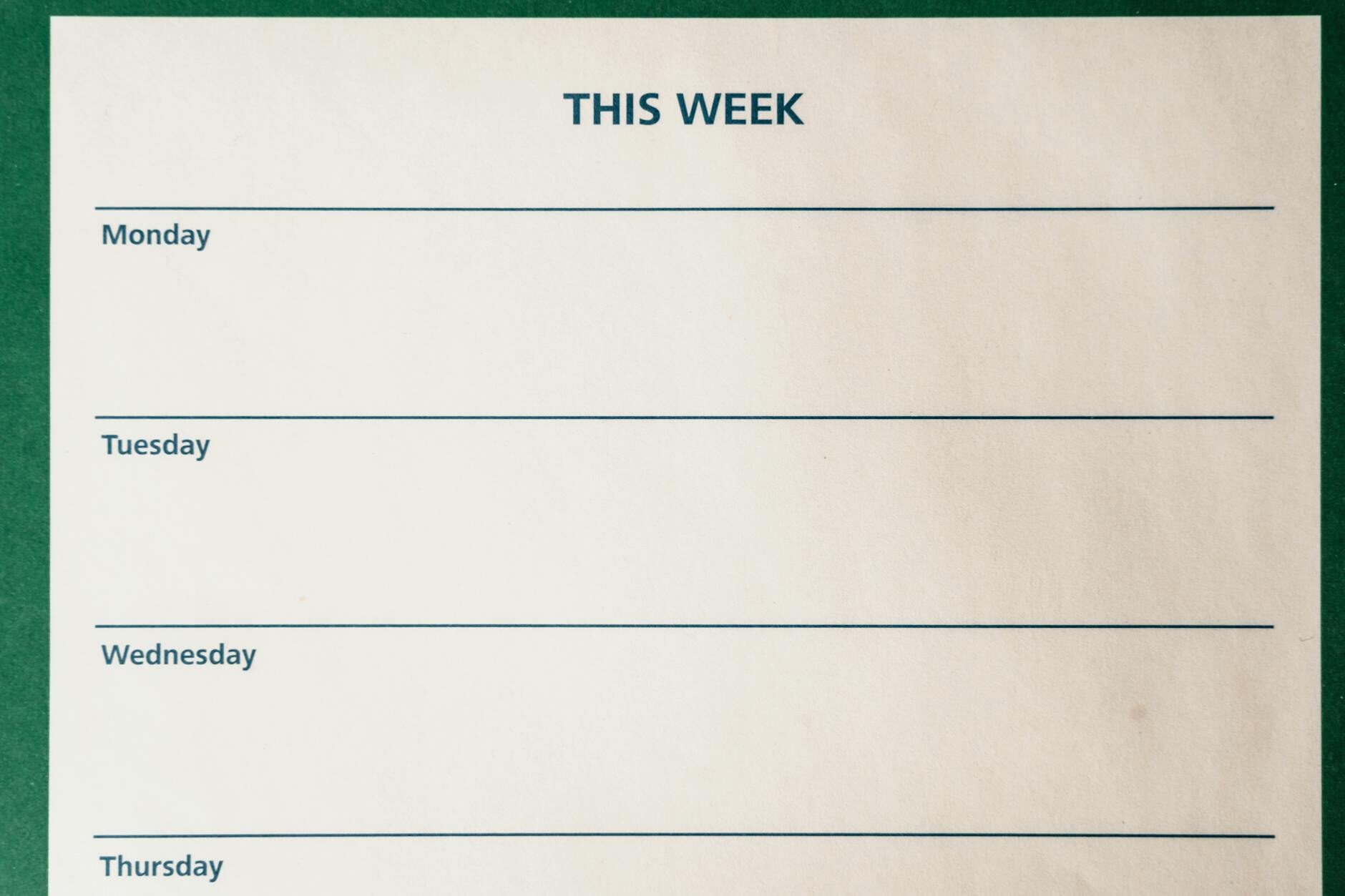 Four‑Day Week Gains Traction: Structural Shift in Labor Allocation and Corporate Performance