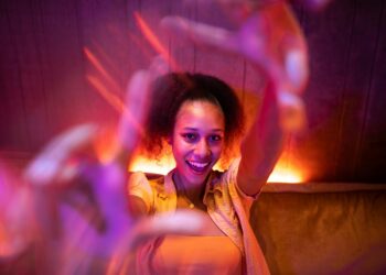 Gen Z’s Money Playbook: How Social Media Reshapes Financial Literacy and Risk