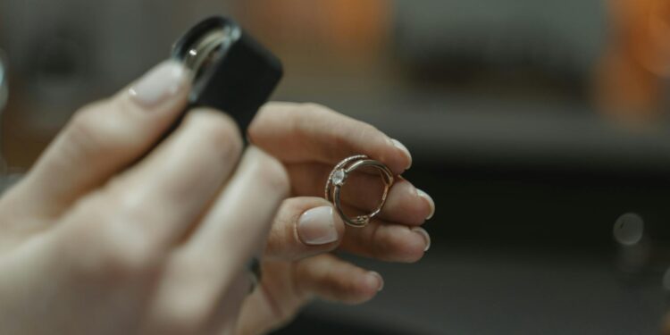 Handcrafted Luxury Jewels Reshape Capital Flows and Career Pathways in a Digital Era