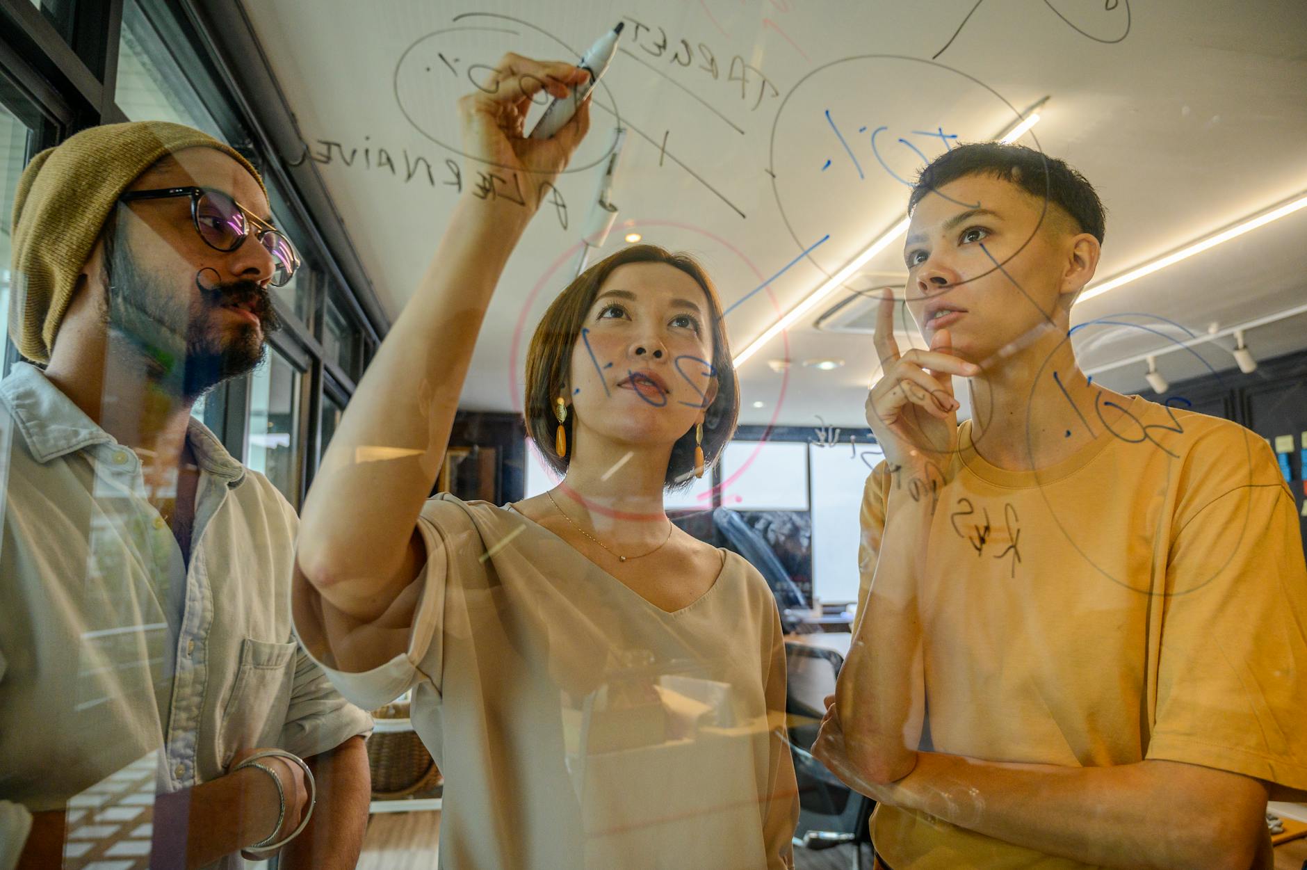 Hybrid Product Leaders: How Blended Skill Sets Are Reshaping Development Hierarchies