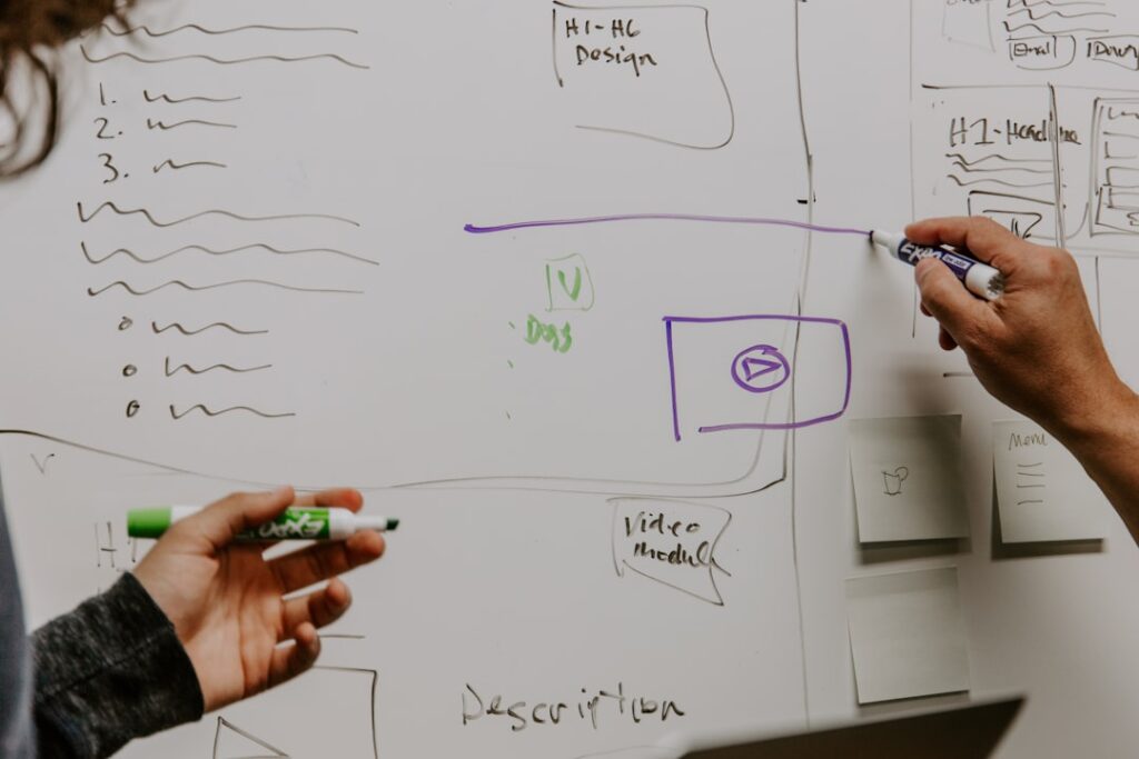 Hybrid Product Managers Redefine Leadership as Firms Institutionalize Cross‑Functional Capital