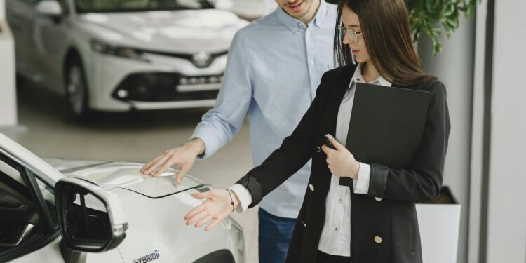 Hybrid Sales Architects: How B2B‑B2C Convergence Redefines Career Capital