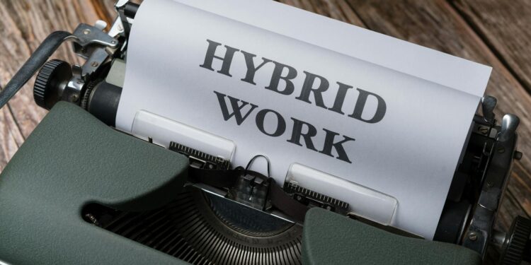 Hybrid Work’s Hidden Health Architecture: How Blurred Boundaries Reshape Well‑Being, Power and Mobility